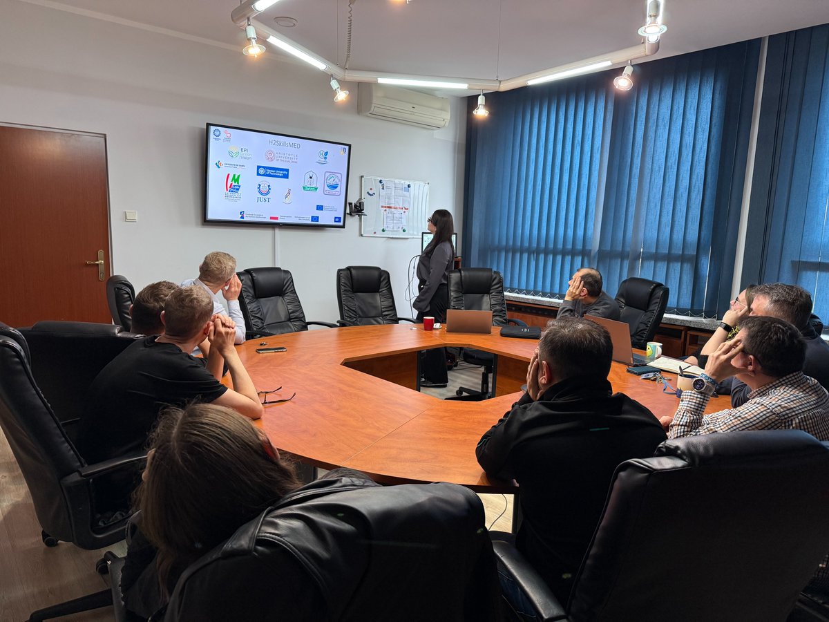 H2skillsM92744's tweet image. Dr. Eng. Anna Kiljan delivered a training (Apr 14–15, 2026) at the Silesian University of Technology on building a workforce for the hydrogen economy, highlighting international knowledge transfer and project-based learning.  #H2SkillsMED #ErasmusPlus #HydrogenSkills #Sustainable