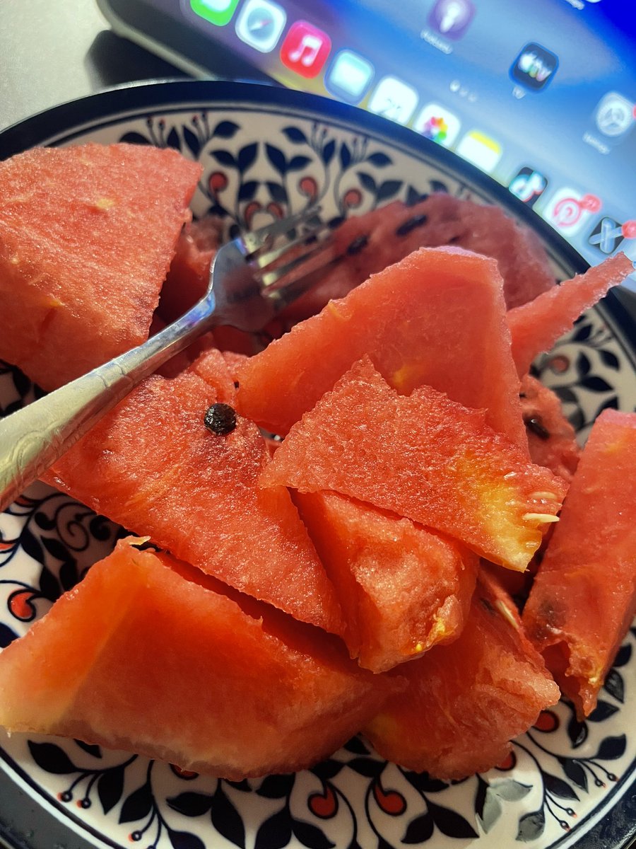 سَــيـفُ الدّيــن tweet media