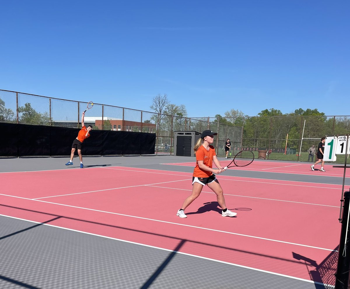 LPawTennis's tweet photo. Another conference win against Anderson. Tigers are 9-1🧡🖤🎾@Loveland_AsstAD @LHSTigerAD @LABTigers https://t.co/BHyM5SHQsW