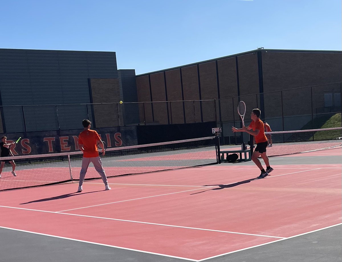 LPawTennis's tweet photo. Another conference win against Anderson. Tigers are 9-1🧡🖤🎾@Loveland_AsstAD @LHSTigerAD @LABTigers https://t.co/BHyM5SHQsW