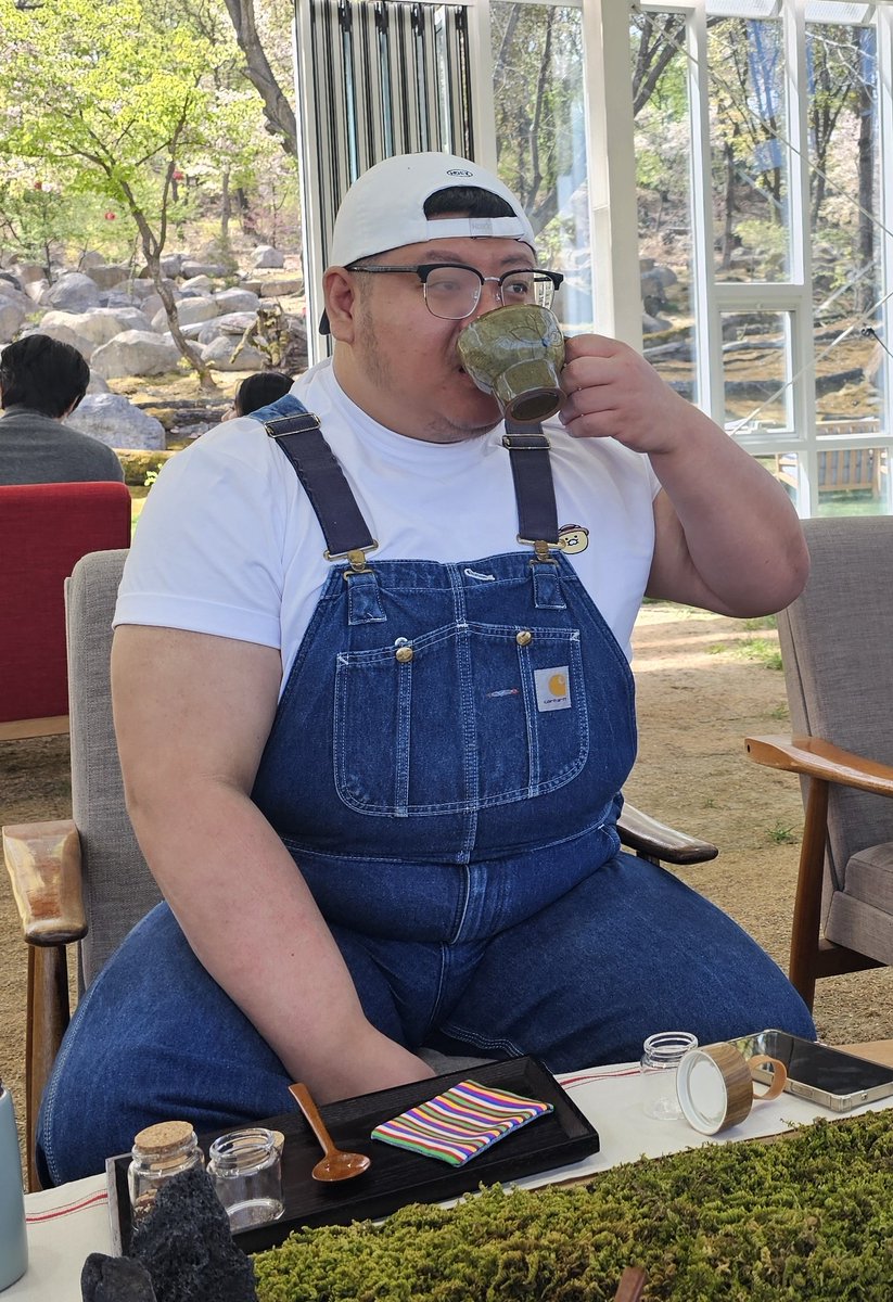 얼뚱(얼렁 뚱땡이) tweet media