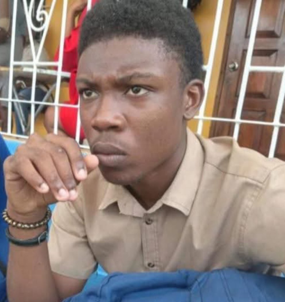 Raggahmufinzent's tweet image. Earlier: Student (pictured) dead after stabbing in Morant Bay, St Thomas... The murder weapon is a ratchet knife. Another student was taken into custody. JCF is probing #Monday