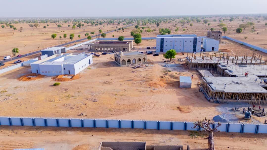 Bashowonpoint's tweet image. Gov @dikko_radda inspects Jikamshi Smart School in Musawa LGA 🏫 One of 3 smart schools across Katsina zones for gifted/underprivileged students. Pleased with progress, says it's key to education legacy 
#Katsina #Education"
