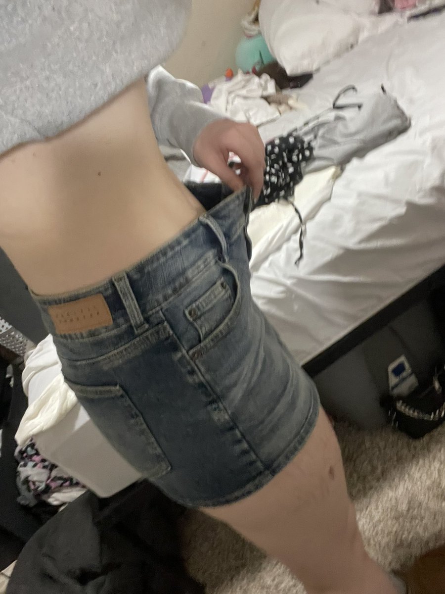 queasygirl15's tweet image. Literally so fcking huge td definitely changing into sweatpants #fatspo #edtwt #bodycheck #bc #inspo #3dtwt #mirrorpic