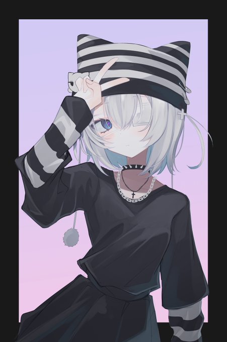 #女の子のピースを見せ合うタグ
✌️ 