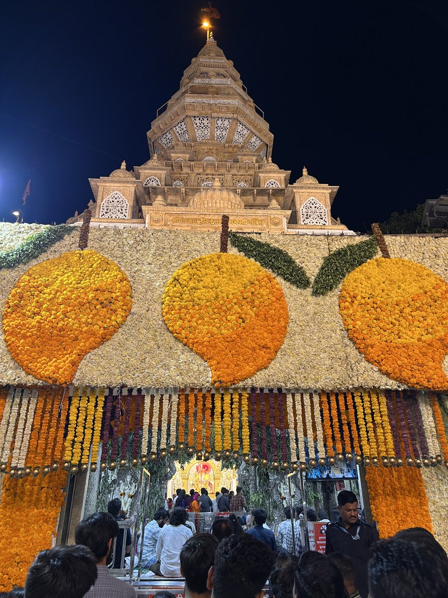PantryCar's tweet image. About Last night! 

Took the blessings of Gram Daivat &amp;amp; Shrimant Dagdusheth 😇🙏🏼

Akshaya Tritiya Decor! 🤩

#Pune #Ganpati