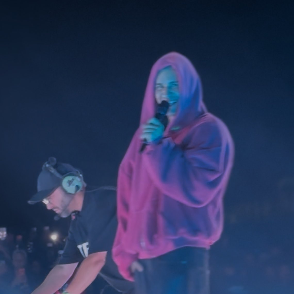 te extraño me hiciste la mujer más feliz del mundo y no se como volver a sentirme así nada se va a comparar a lo que generaste en mi te amo