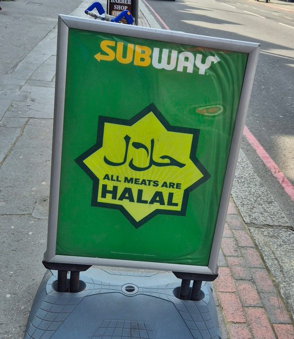 canadanews19's tweet image. why did you move to North America if you're so religious?

do you think you're BETTER because you wont eat the same food everyone else eats? 

#onpoli #cdnpoli #bcpoli 🇸🇦🪯🇱🇰