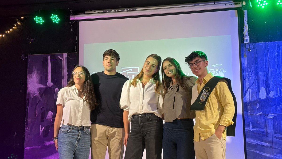 cmueuropa's tweet image. Hoy hemos celebrado la Cuarta Edición de la Gala de Certámenes en nuestro Colegio Mayor. Enhorabuena a todos los ganadores de los certámenes de arte, cortos, fotografía y cantautor y a todos por participar en tan espléndido acto.

#SomosCCMM #ViveElSanta #UCM #UnMayorEsMas