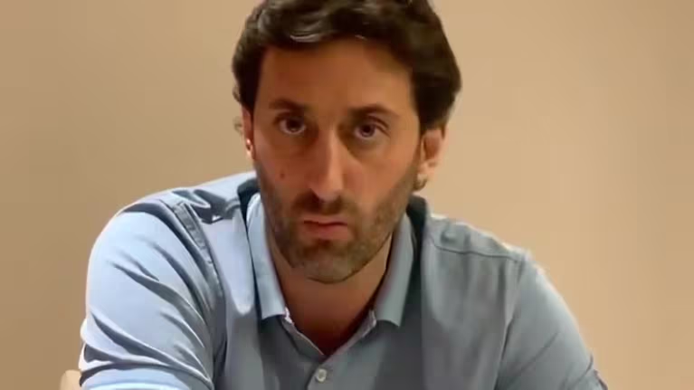 DonRulli's tweet photo. Milito esta pasandose por el orto absolutamente todo lo que dijo en campaña. Igual no se que podriamos esperar de alguien que le solto la mano a quien le dio lugar en la politica a 2 semanas de las elecciones en la previa de los Cuartos de la Libertadores vs Flamengo. https://t.co/AoIzwU4NA0