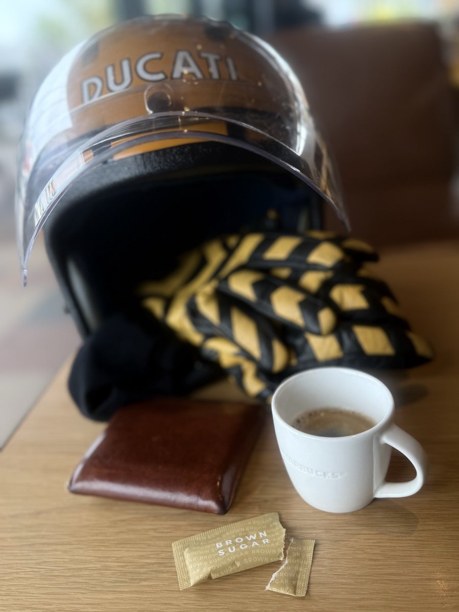 私は本格的？な勤務が火曜からなので、さしずめBlue Tuesdayという感じ、、。
バイク乗ってエスプレッソ飲んで出勤です。
週末は久々にラウンドに参加します。
そういう楽しみがあることは、幸せなことです。