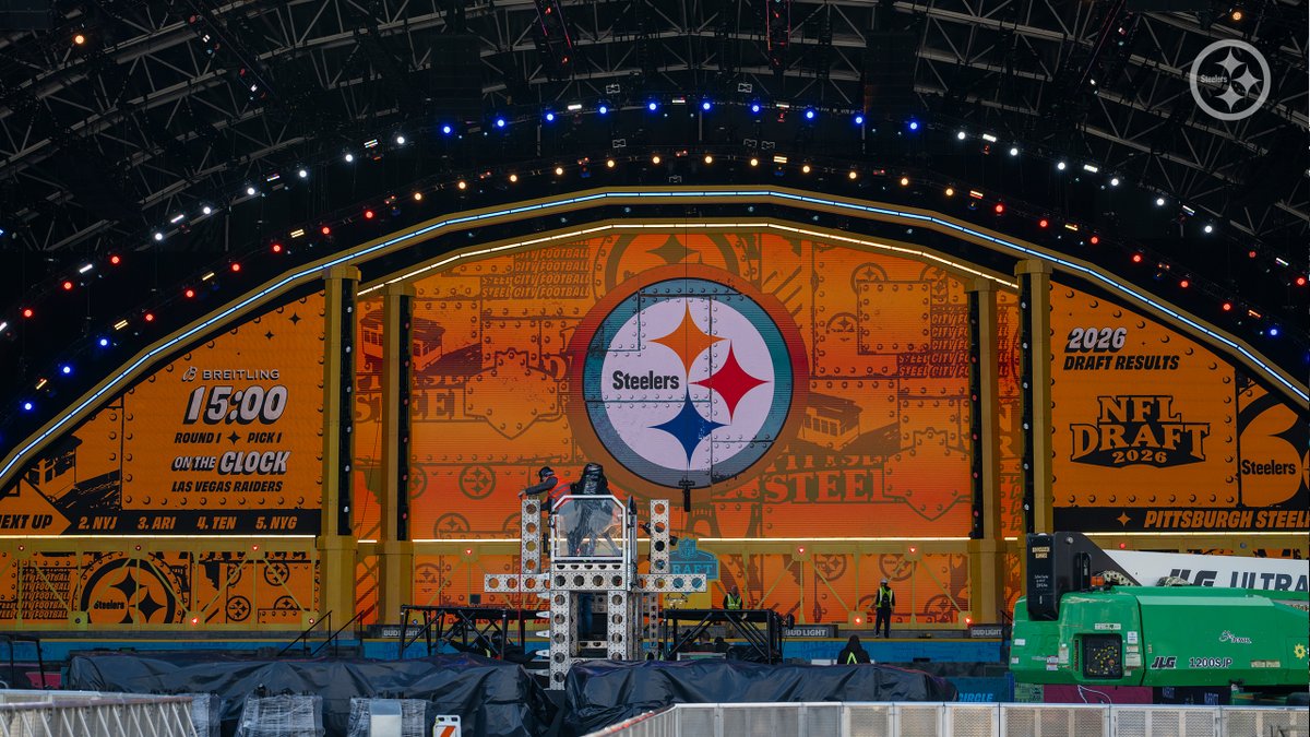 Teresa_Varley's tweet image. The finishing touches are being put on the NFL Draft Theater and Stage ahead of the 2026 NFL Draft in Pittsburgh. 

🗒️: bit.ly/4c4KoWc