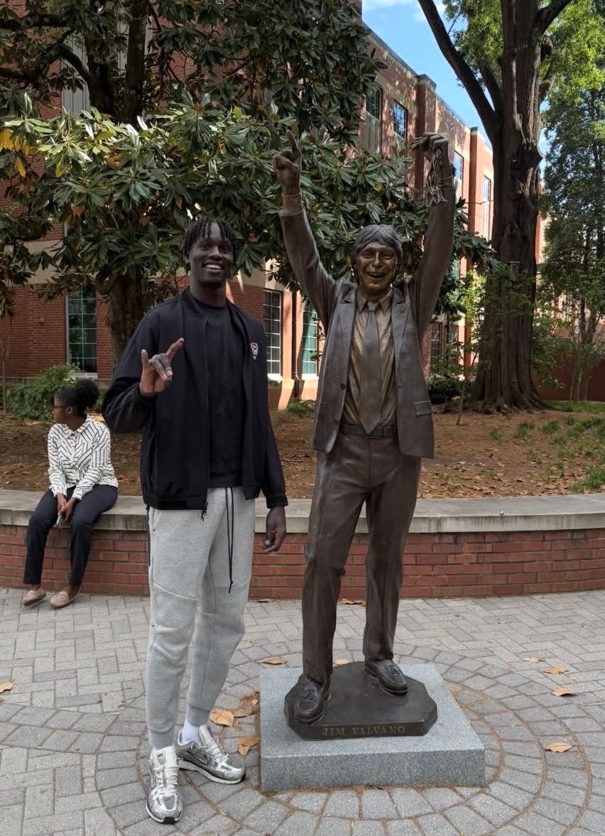 First look at Alabama transfer PF Taylor Bol Bowen in NC State threads during his official visit.

✍️: 247sports.com/college/north-…