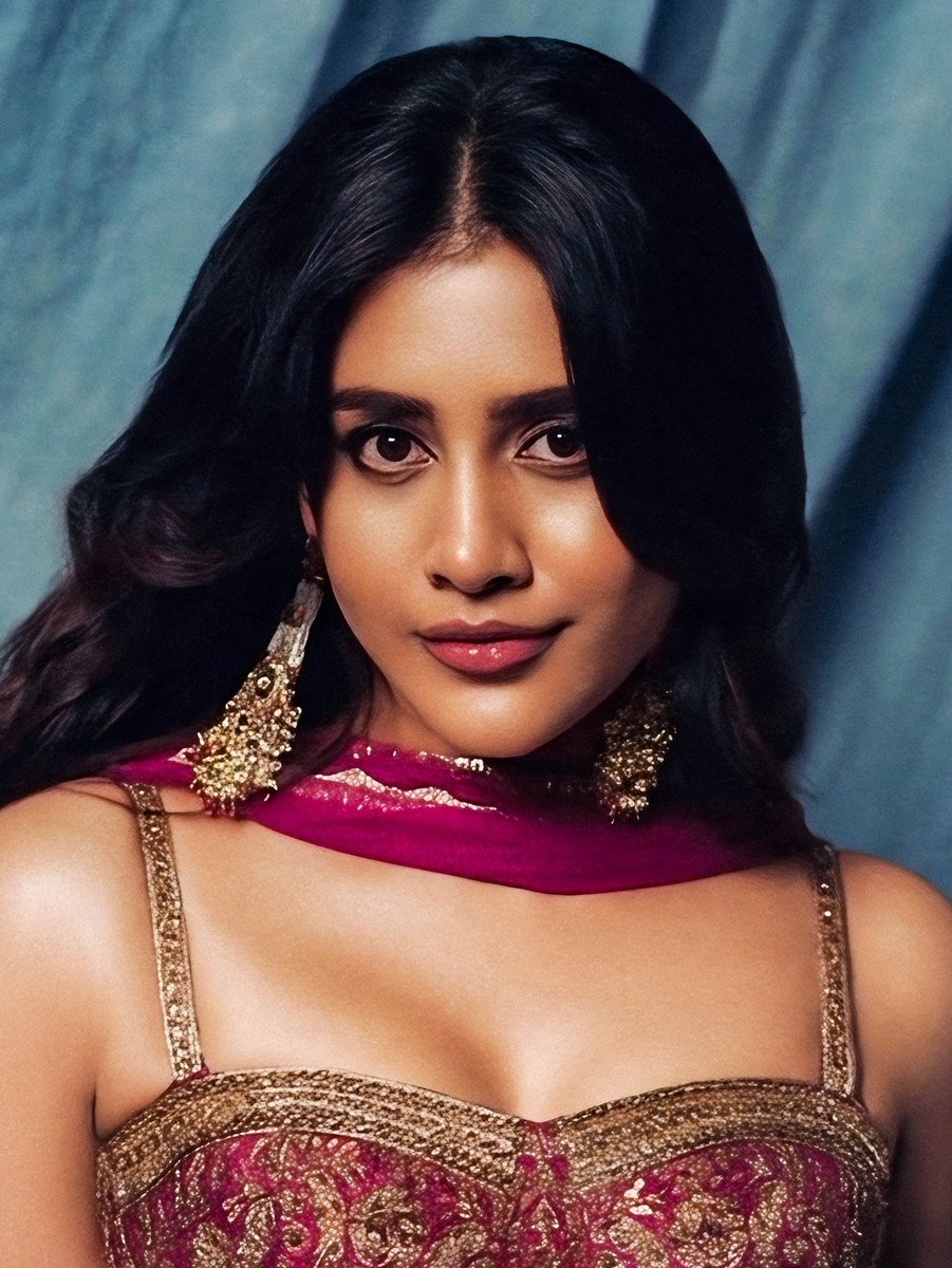 j4muna's tweet image. Good morning, my sweet jamuns! ☀️🍯✨ 
Sending you warm wishes for a peaceful morning and a joyful day. May you find joy in living, kindness to give, and courage to chase your dreams. #GoodMorning #NabhaNatesh