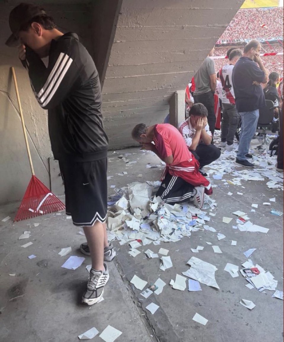 Les dejo esta hermosa postal 😊
Pasen y dejen sus comentarios 
⬇️