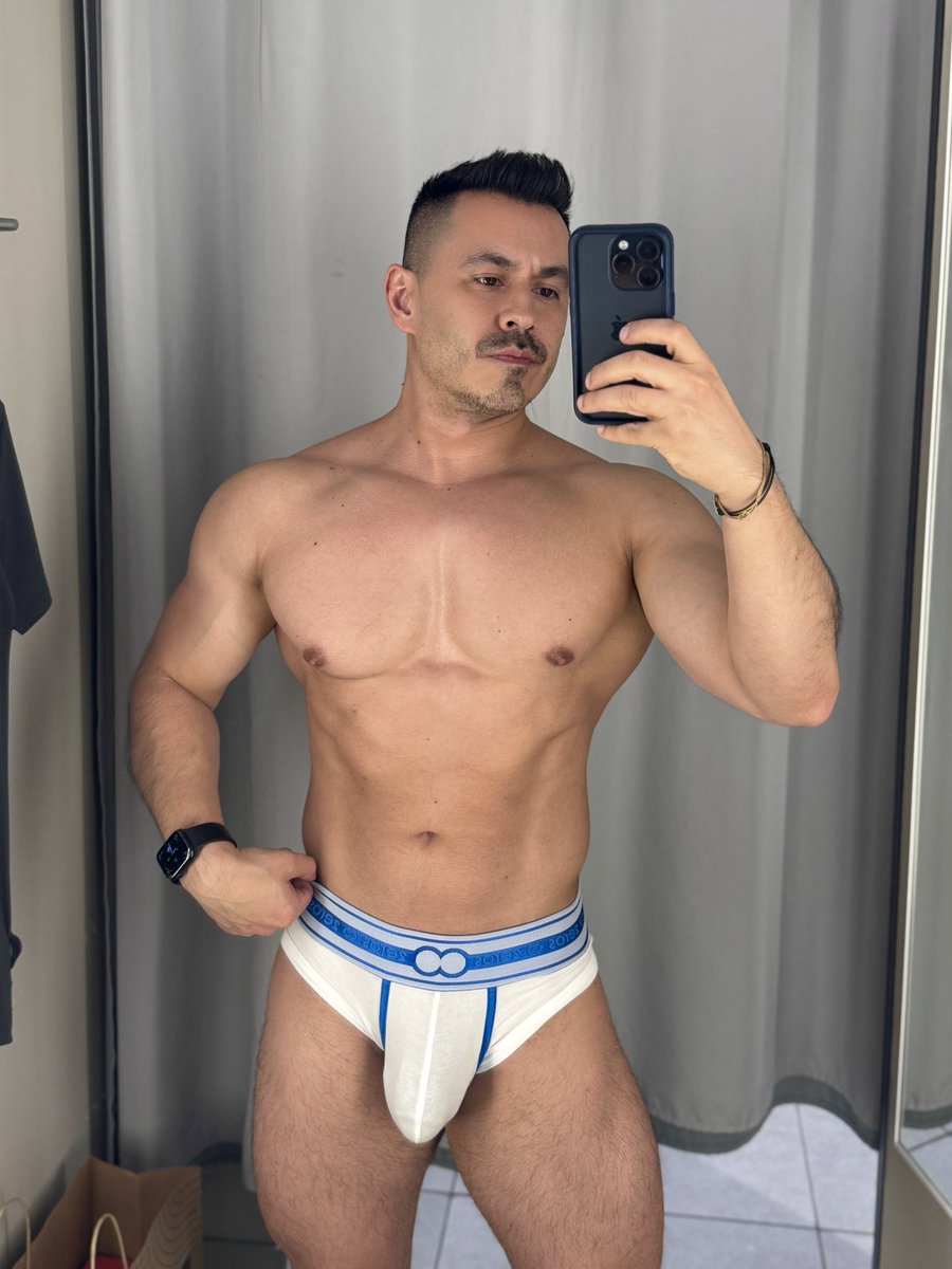 rodopodprivate's tweet photo. ¿Te has portado mal en un probador de ropa? ¿Lo harías conmigo? https://t.co/bQYjSPNjvW