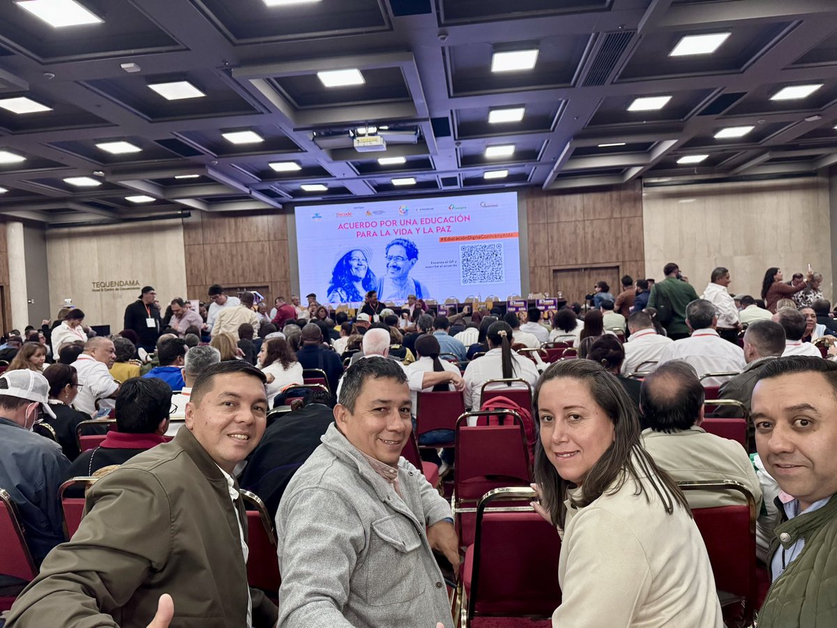 RubePini's tweet photo. @fecode y @adebogota constante trabajo organizado por educación digna pública estatal en la segunda fase del cambio, con las transformaciones agrarias,éticas justicia social,tan necesarias en Colombia #EducaciónDignaConIványAida
@somos_mase @RAULVASQUEZ2010 @cesarjaviercon4 https://t.co/pggzSEoGha