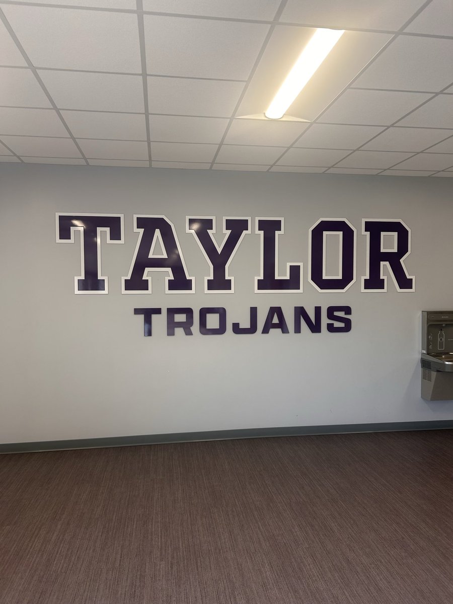 TuckSnelling's tweet photo. I’m very thankful for my time at Taylor today. Thank you @CoachLangvardt and the rest of the staff.  We spent most of the time talking about personal growth and my faith.  Very impressive place.  
@CoachMicahFaler @Lebanon_FBall @coach_groh 
#characterandcommitment https://t.co/wxg7e2YKxa