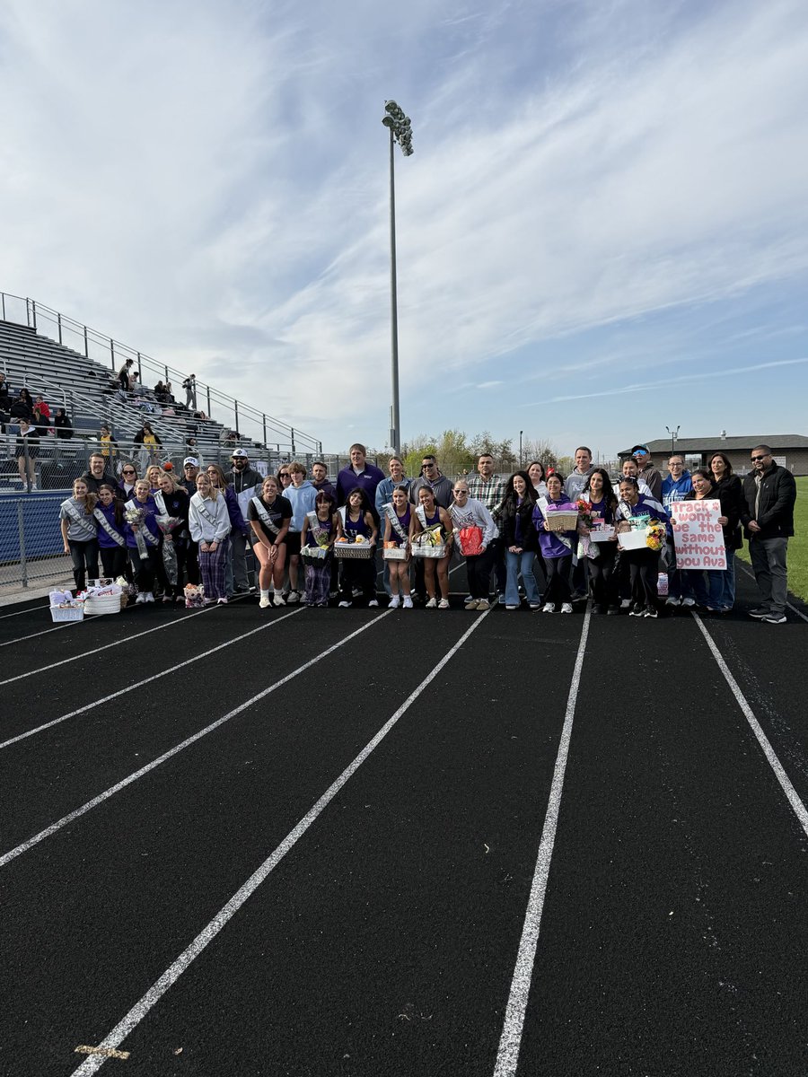 ShireTrack's tweet photo. Senior night in the Shire @HHSAthletics300 https://t.co/rmUfXVrX4v