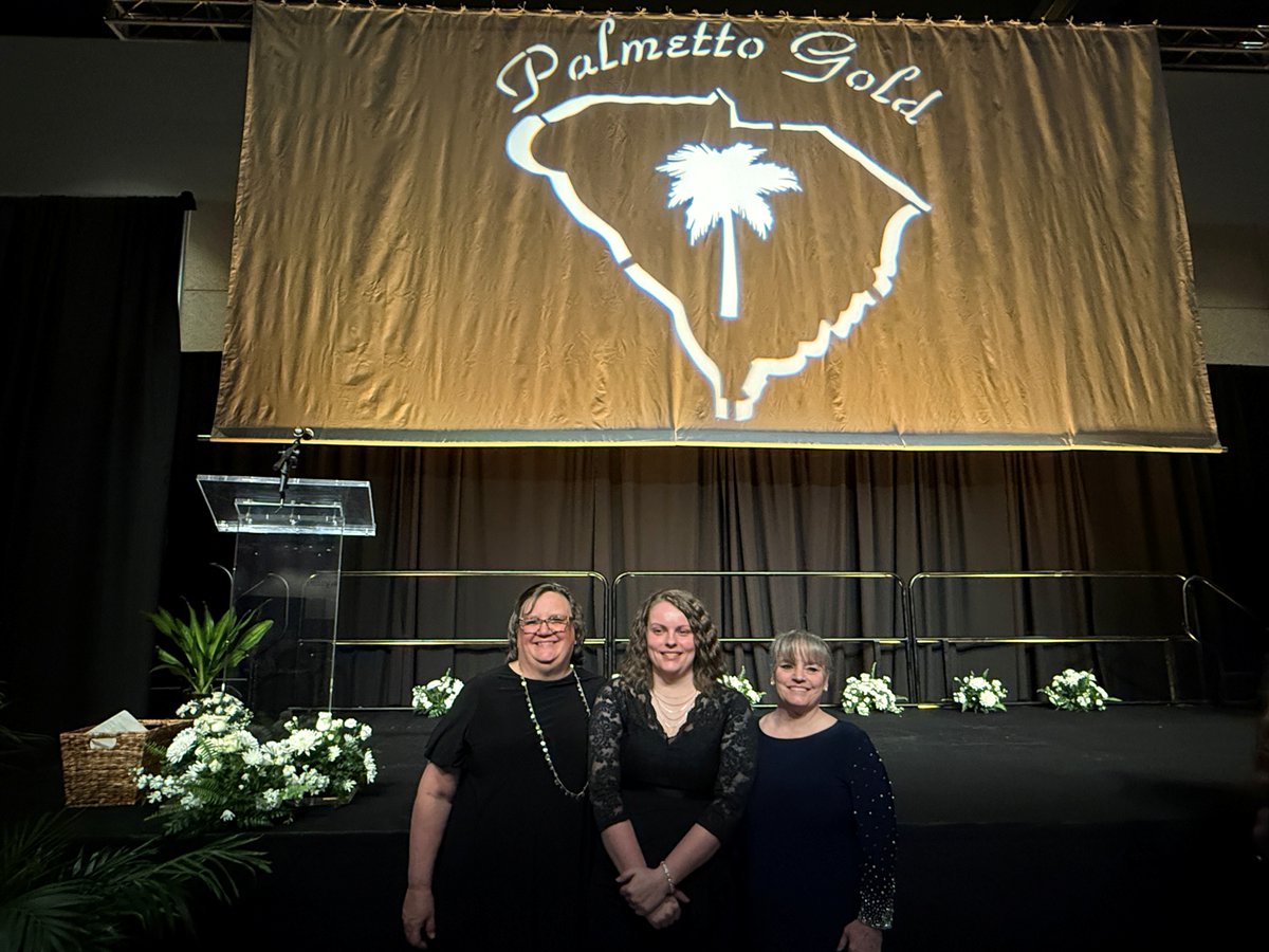OCtechEdu's tweet photo. Congratulations to OCtech Associate Degree Nursing student Brandi Funderburke for being awarded the Palmetto Gold Scholarship from the South Carolina Nurses Foundation! The scholarship is awarded to an outstanding undergraduate nursing student. #HandsOnTodayHiredTomorrow https://t.co/T1KBqaQx1i