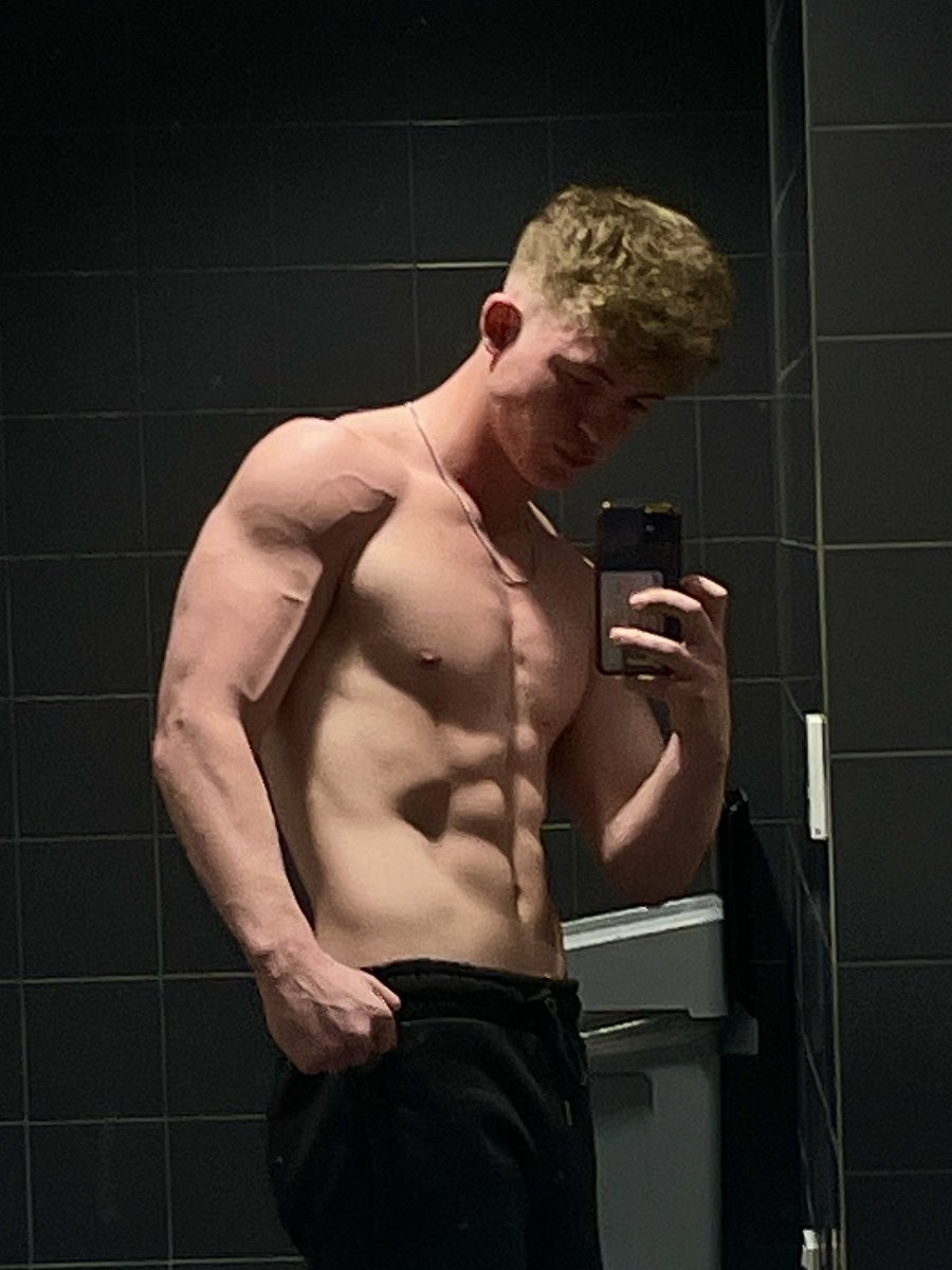 Grokegym's tweet image. Pump pic of the day 💪🏻 #Bodybuilding, #Muscle, #Shredded, #Gains, #Powerlifting #NoPainNoGain, #GainTrain, #GetFit, #FitForLife