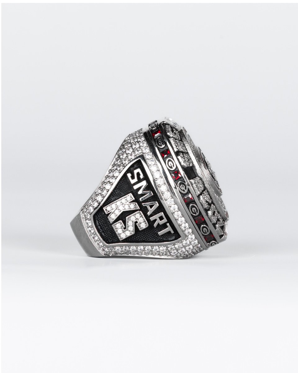 GeorgiaFootball's tweet photo. The 2025 SEC Championship ring!

#GoDawgs | #ItJustMeansMore https://t.co/n47mxtoBdG