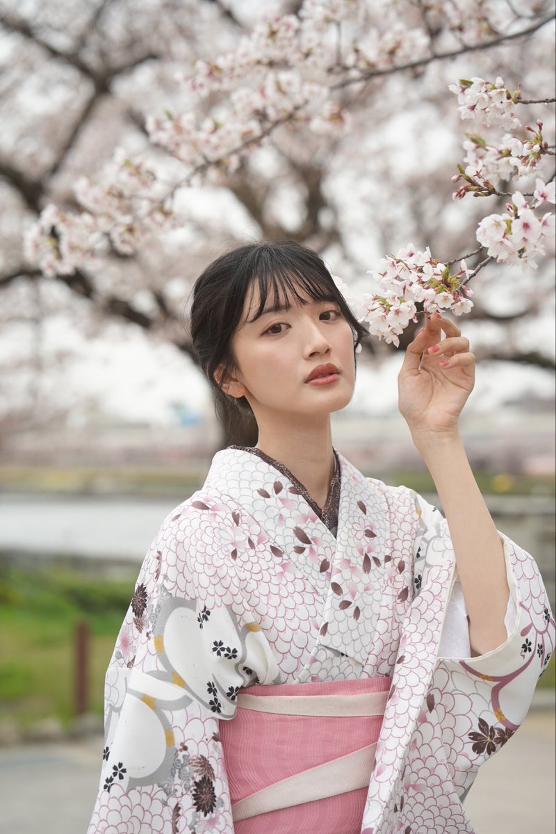 gen46's tweet image. 桜は咲き続ける🌸

2026.3.31 桃 撮影会 at 隅田公園 
モデル:桃さん（@momo_001121 ）
※掲載確認済み
#ポートレート 
#portraits 
#α7III 
#tamron70180g2