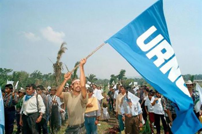 El partido Unidad Revolucionaria Nacional Guatemalteca (URNG) demandó recientemente al Gobierno de Estados Unidos desistir de una intervención militar contra Cuba y eliminar el bloqueo económico, comercial y financiero que mantiene desde hace más de seis décadas. #CubaNoEstáSola