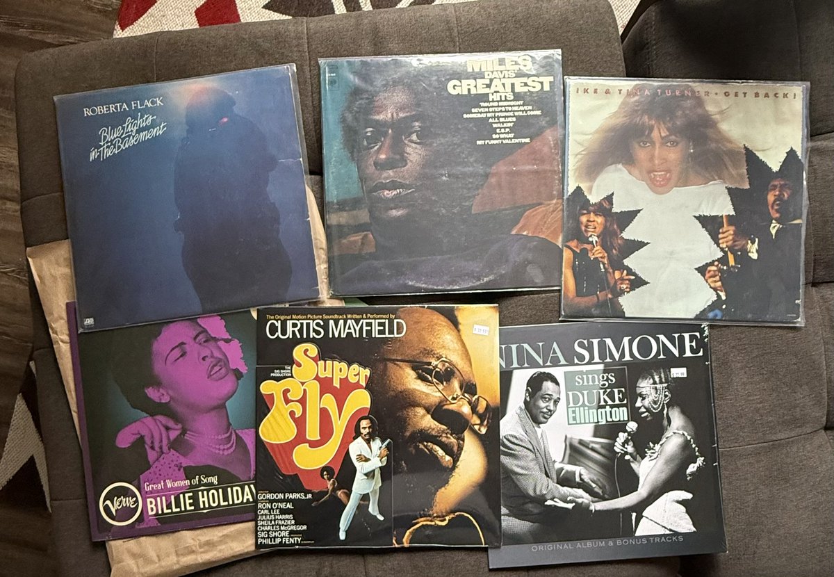 Jay_Motive's tweet image. To know me is to know my love for music. #Vinyls