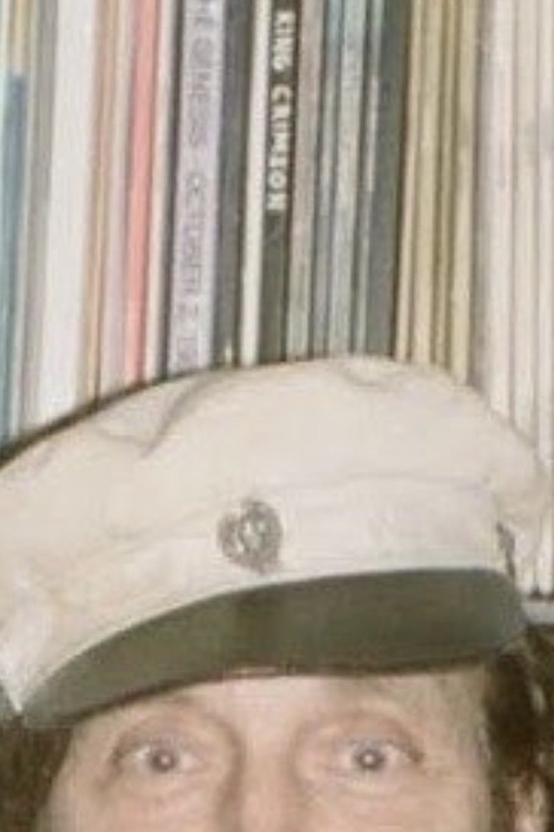 timothy40227441's tweet photo. @Jilderness helluva record collection behind! 
also: king crimson sighting above VG. https://t.co/l60H2uCERG