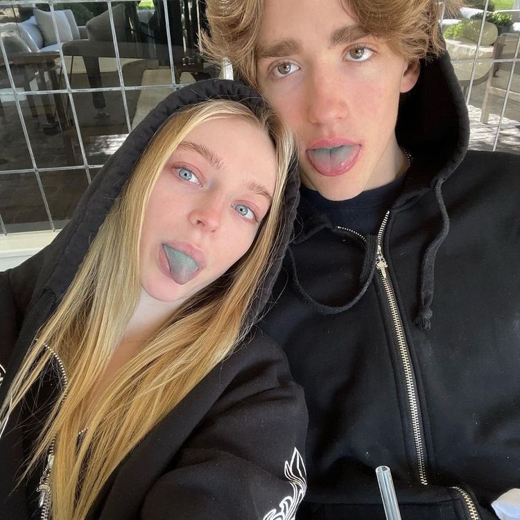 ﹫ 𝖯𝗋𝗂𝗇𝖼𝖾𝗌𝗌_.
                𝙢αde  α  𝙣𝙚𝙬   ›   𝗣𝗢𝗦𝗧   ▾

Meu abrigo ❤️ <a href="/SpaceRocks_/">𝐵𝑒 𝑊𝑖𝑛𝑑𝑠𝑜𝑟</a>