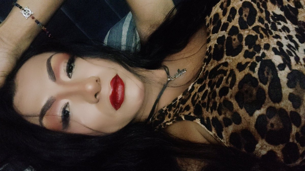 la León tweet media