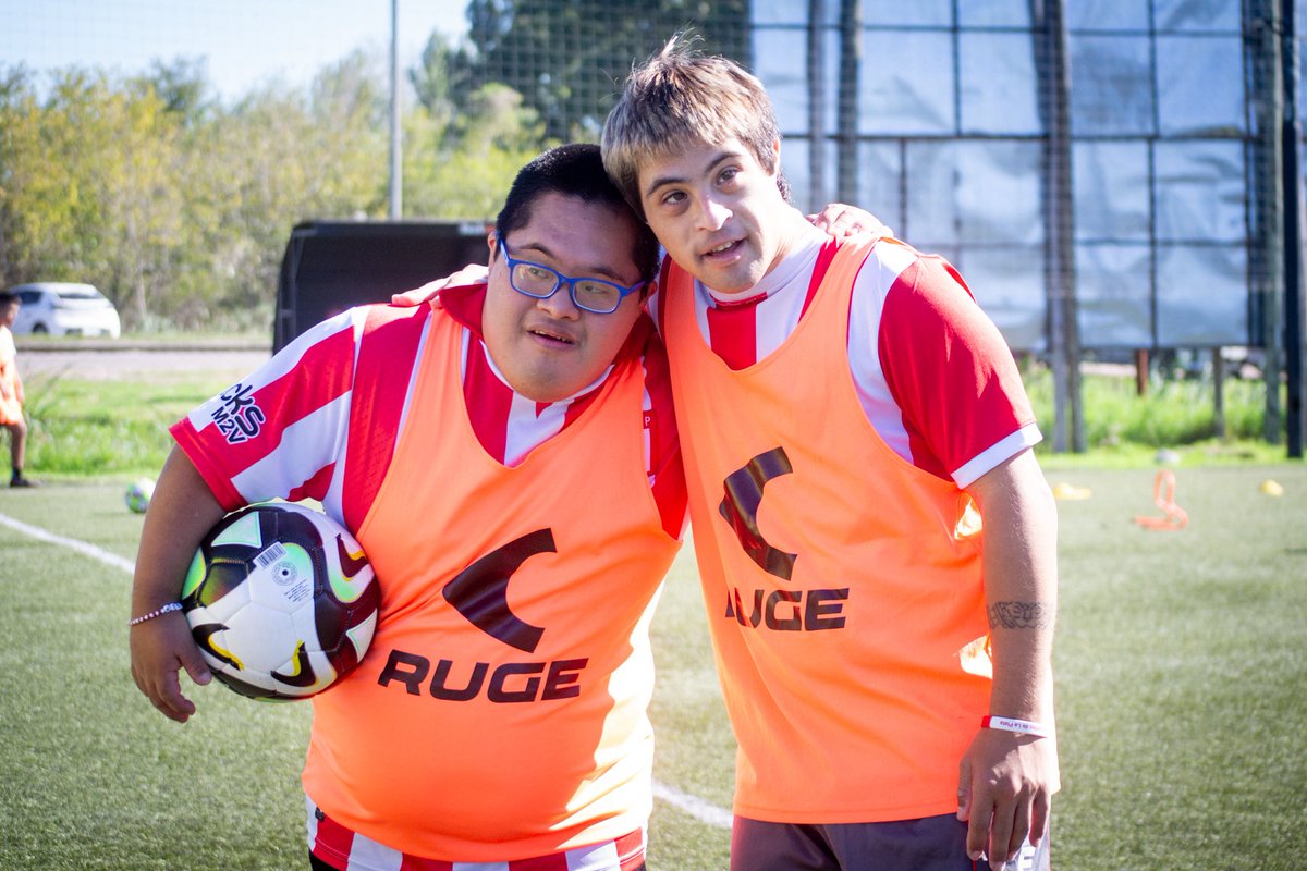 Fundacionedelp's tweet photo. Dimos inicio a los entrenamientos de nuestro espacio de Fútbol Inclusivo, que se desarrollarán todos los sábados de 10:00 a 12:00, en Rock and Gol generando un lugar de encuentro, aprendizaje y disfrute para todos. https://t.co/D6ABH1AyYU