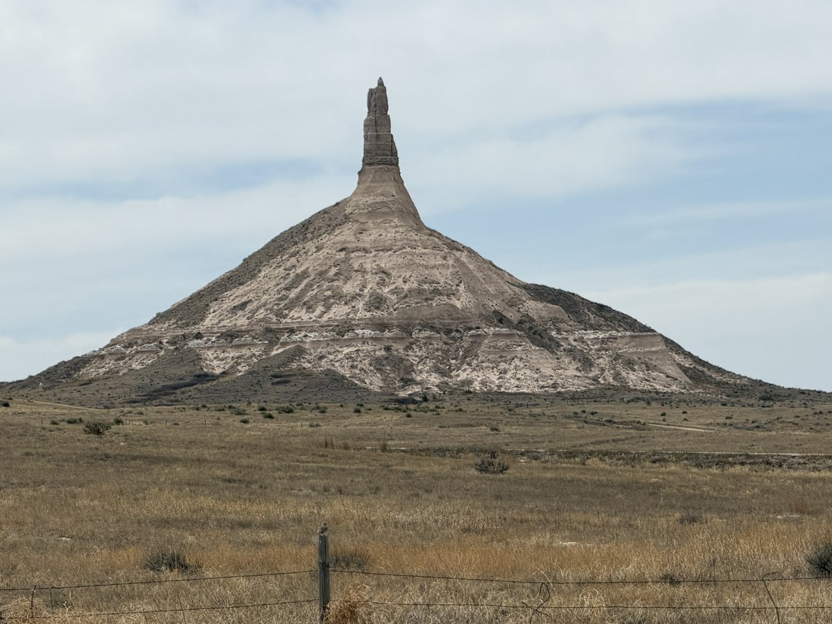 Astro_Clay's tweet image. Took me…, The #Nebrastronaut™️ 60 years to finally see what I’d learned about in elementary school.  Pretty cool! #ChimneyRock #OregonMormonTrails @GoBluejays1