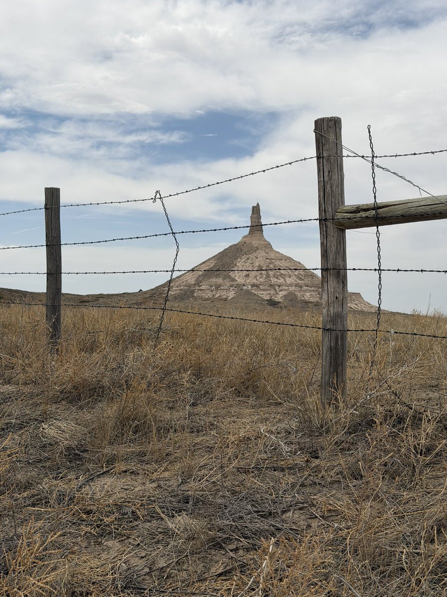 Astro_Clay's tweet image. Took me…, The #Nebrastronaut™️ 60 years to finally see what I’d learned about in elementary school.  Pretty cool! #ChimneyRock #OregonMormonTrails @GoBluejays1