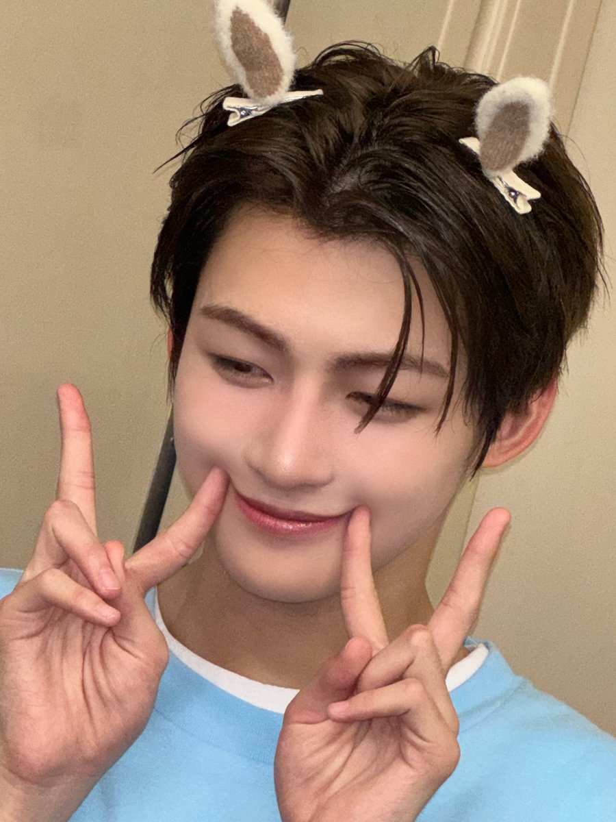 Jihoons Forehead tweet media