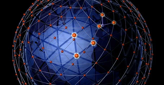 Tom Arnold tweet media