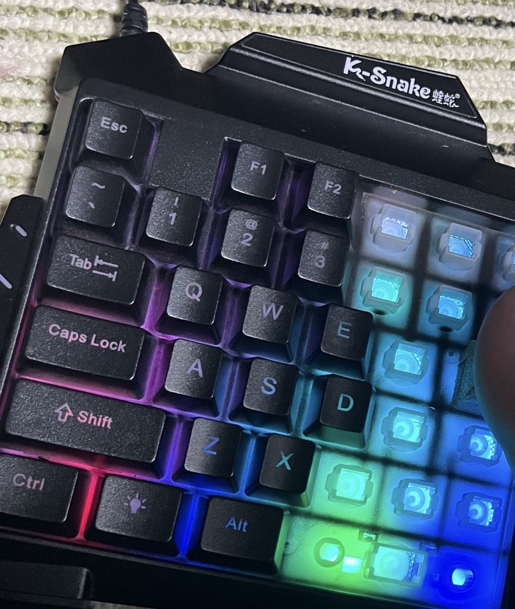 𝐴𝑆 tweet media