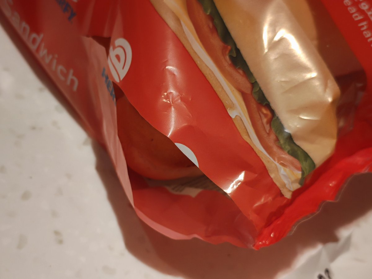 Hessa Aziz tweet media