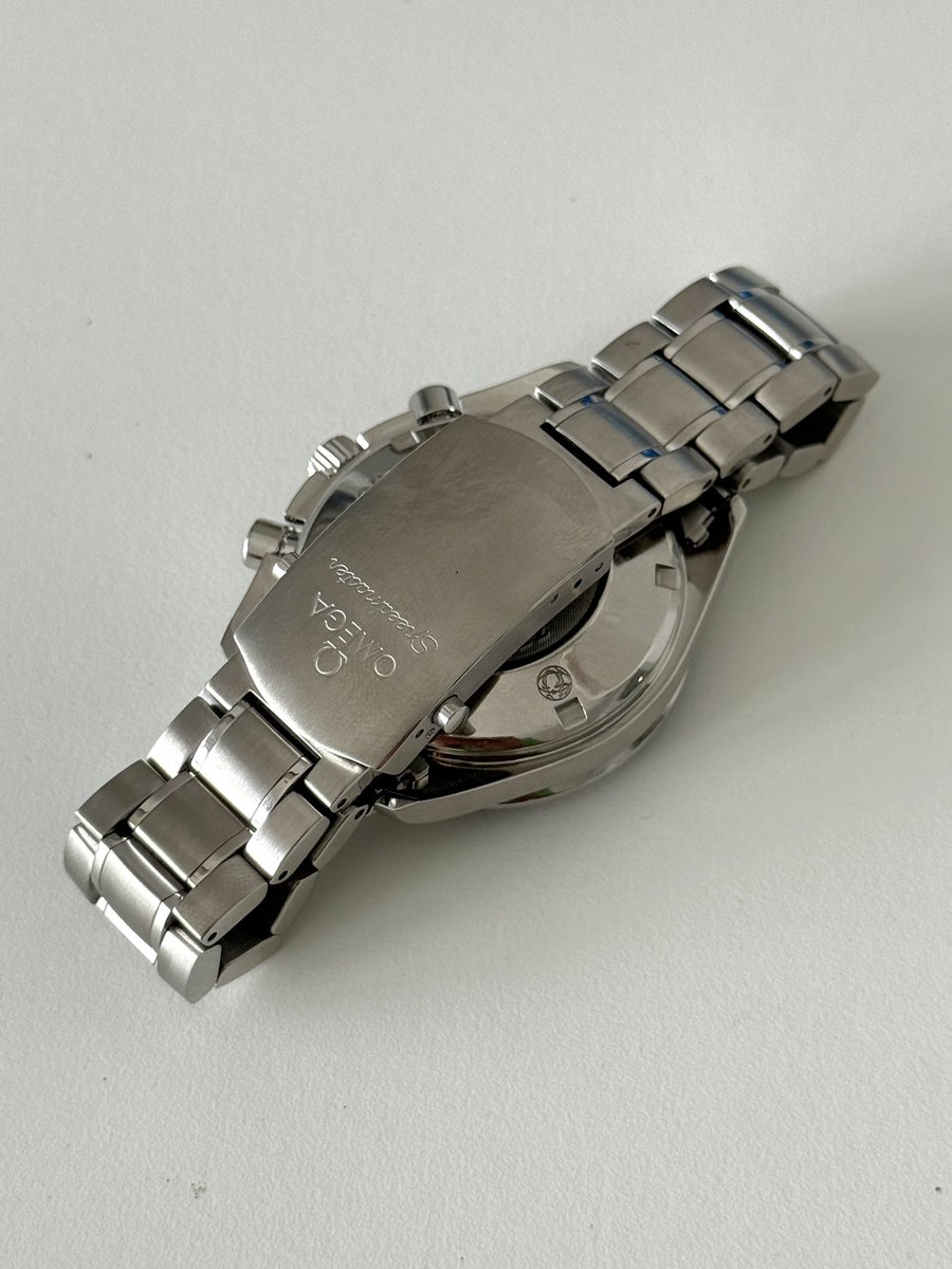 Watchalezsp's tweet image. Omega Speedmaster 3210.50 con caja de 40mm de diámetro, el daily watch perfecto. Puedes conseguir esta magnífica pieza con su documentación por tan solo 2300€. 
#Omega #Speedmaster #watch #automatic #chronograph