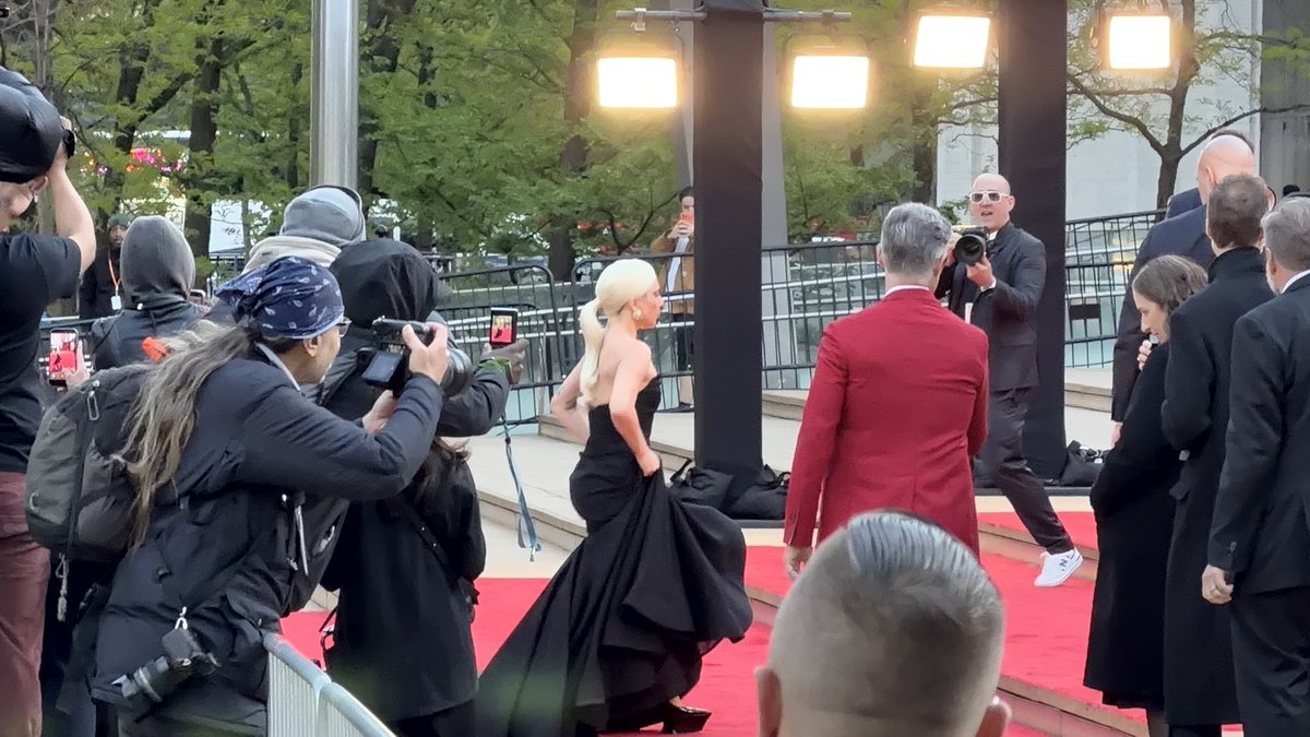 Info Lady Gaga tweet media