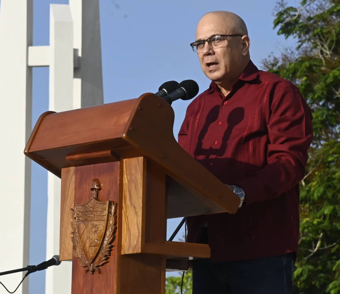 "Girón también es hoy, porque la victoria se construye cada día en la defensa de la Patria (...) La batalla de hoy es por superar las dificultades, por la recuperación paulatina de la economía y por el perfeccionamiento del socialismo cubano.
#CubaEstáFirme
#ANAPCuba