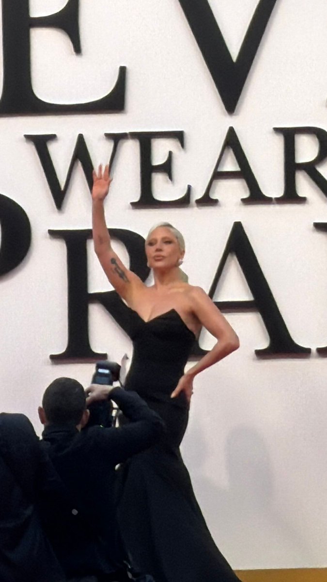 ladygaganownet's tweet photo. Closer look at Lady Gaga at the ‘Devil Wears Prada 2’ premiere in NYC.

(📸: @b_lilmonster) https://t.co/NobYjXaluG