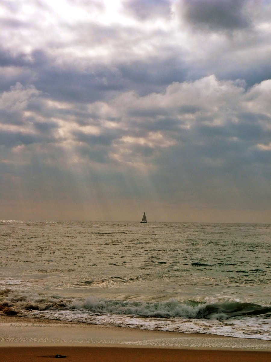 ArtByPemPhoto's tweet image. Homeward Sail Away
fineartamerica.com/featured/homew…
#PhotographyIsArt #print #prints #printsforyourhome #wallart #wallartforsale