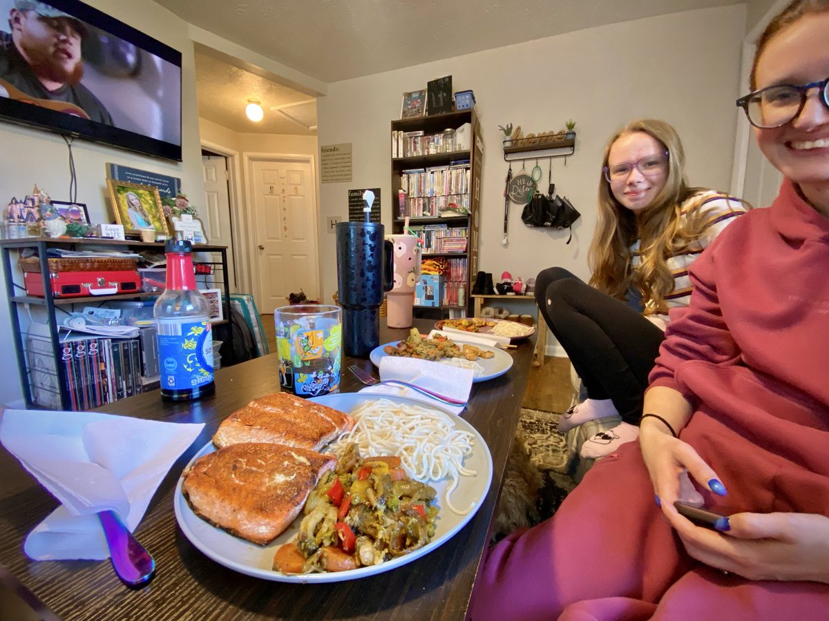 joetran316's tweet image. My amazing and lovely daughter Cadie made me an incredibly #delicious salmon dinner tonight. She is so talented. 💕 #TranFam