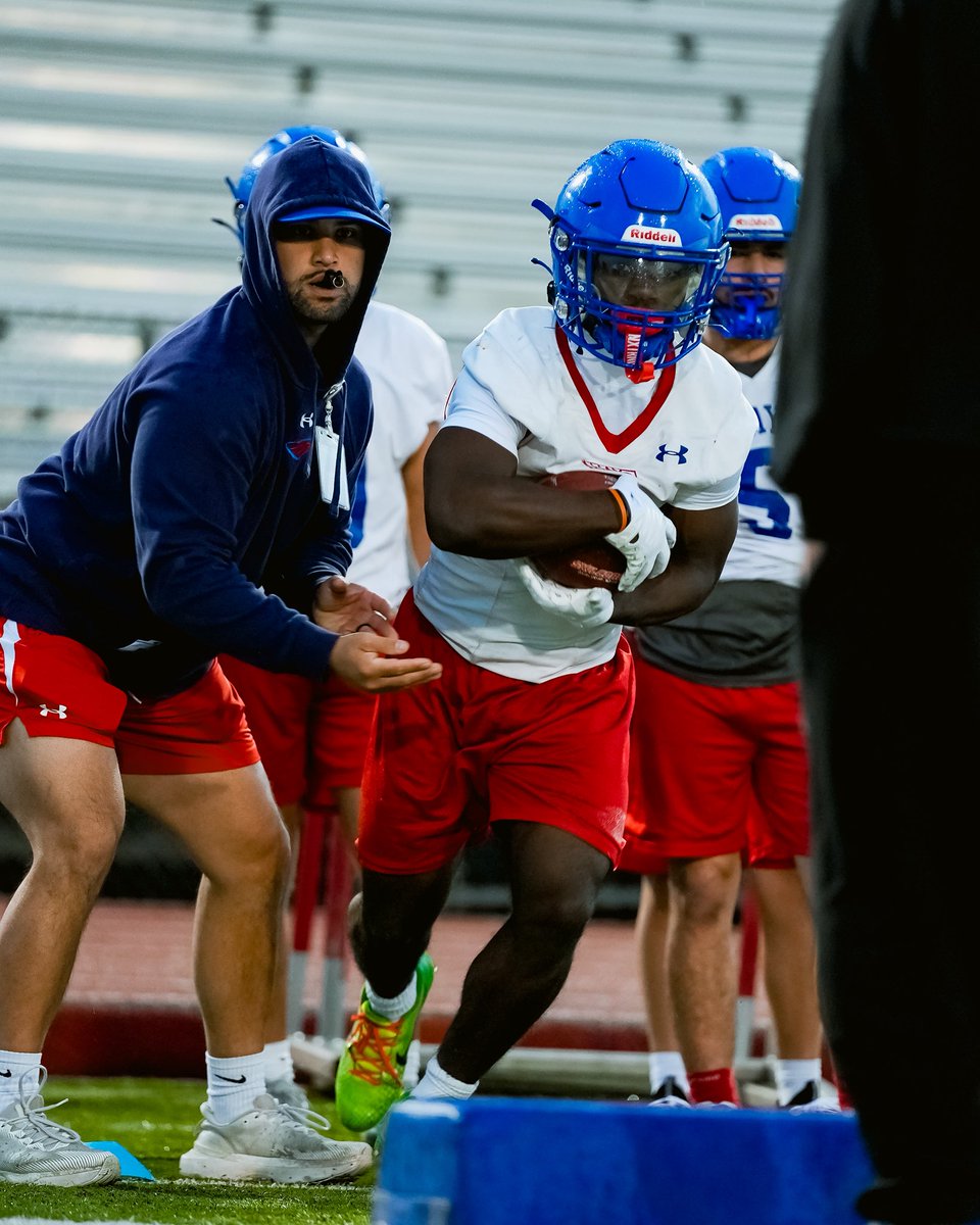 BudaHaysFB's tweet image. Back to Work.

Spring Ball ‘26 | Day 5

#RISE #BudaHaysFootball @coachmarktorres