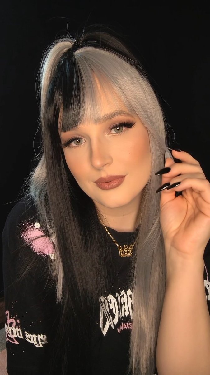 MiezeMina tweet media