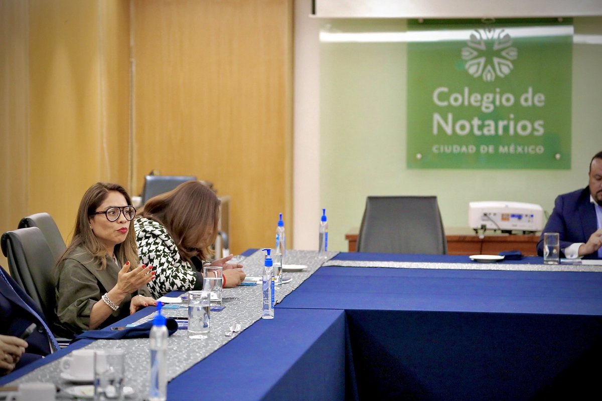 Claudia Montes De Oca tweet media