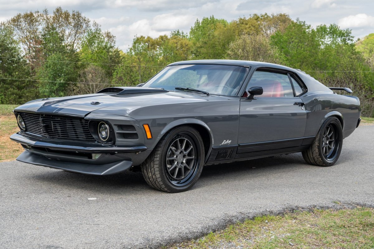 Bring a Trailer tweet media