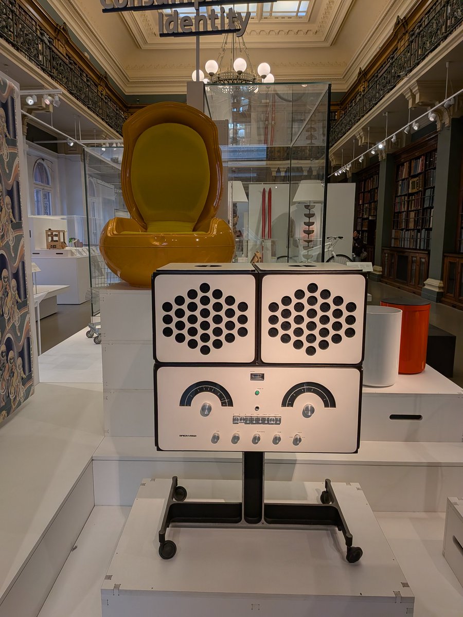WolfmanRamirez's tweet photo. @nailheadparty That's rubbish, hope you get to subtitle something a bit more worthwhile soon &amp; these pics from the V&amp;A exhibition of old CRTs boomboxes and stereos cheers you up https://t.co/hWp02ir4Qm